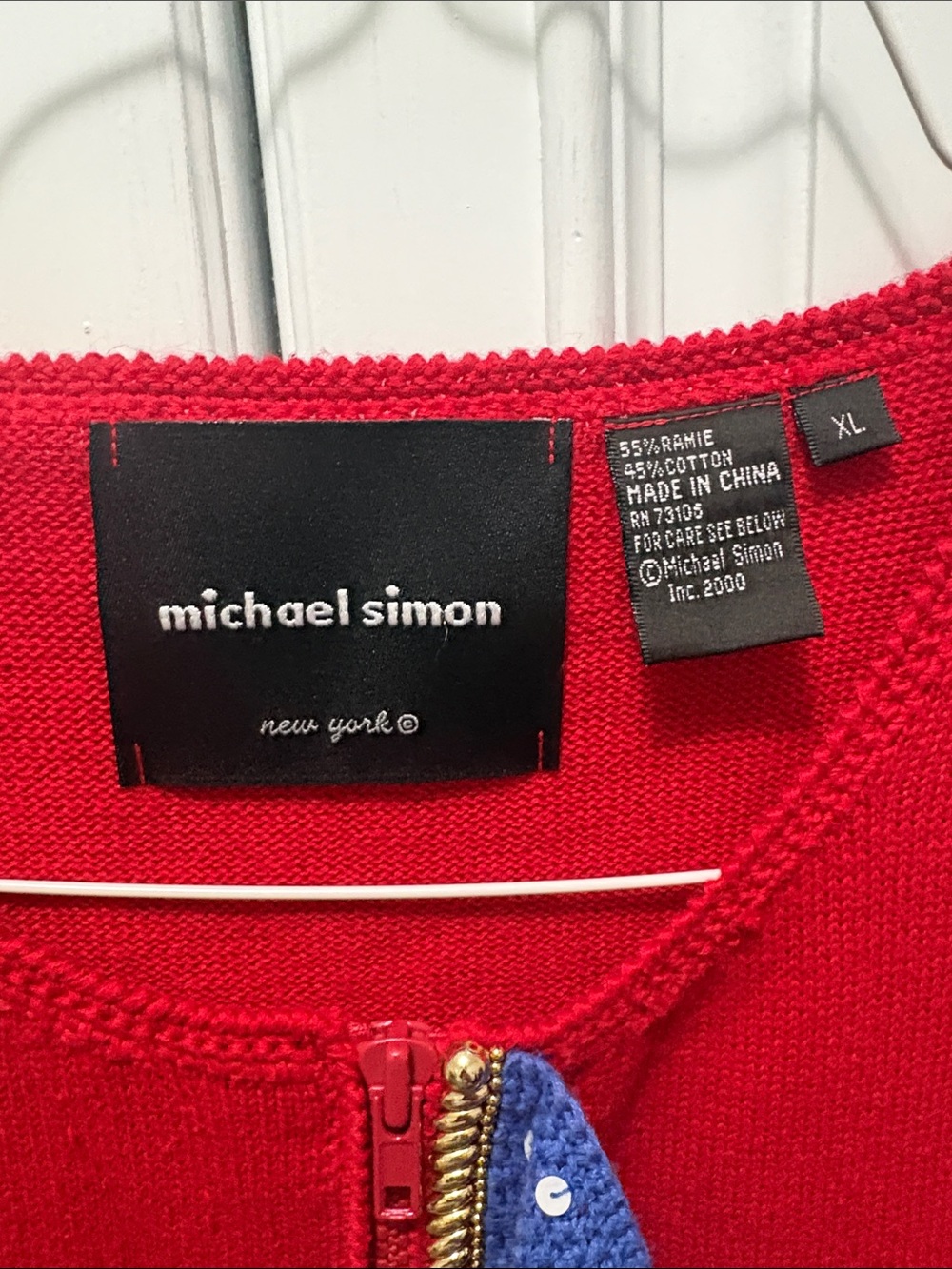 Michael Simon Red Sleeveless Zip-Front Knit Vest with Flag Accent - XL - Picture 2 of 9